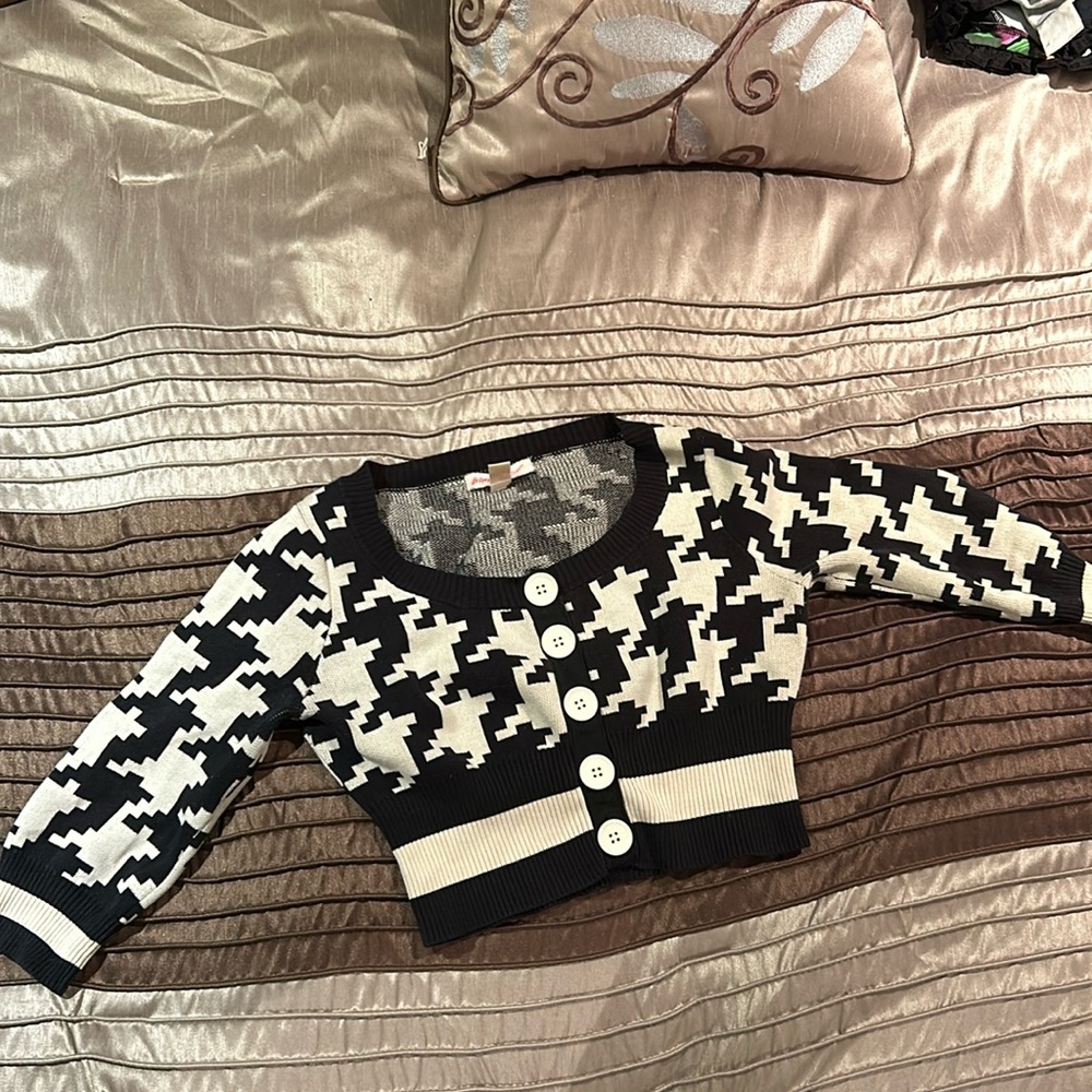 Betsey Johnson Houndstooth Cropped Sweater, M